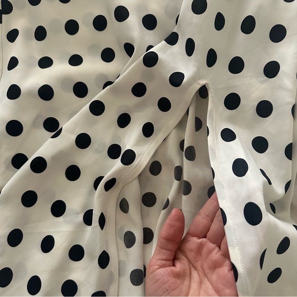 UO Kelly Surplice Maxi Dress Polka Dot - Picture 4 of 6